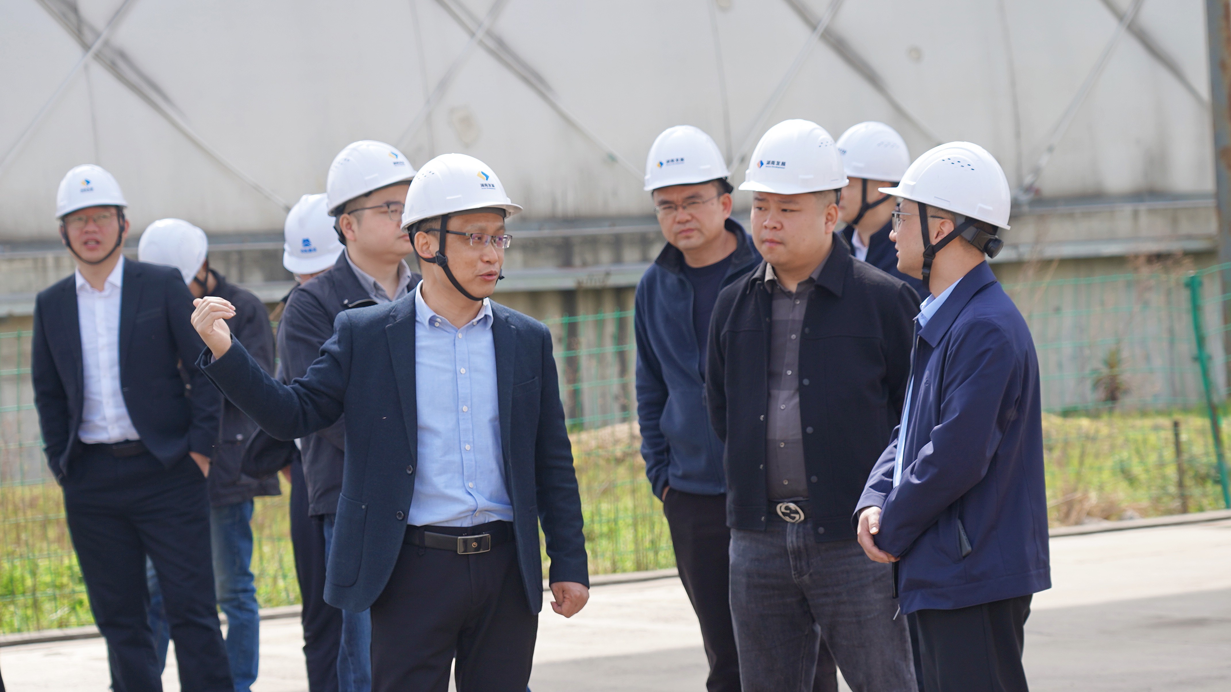 沅江市副市长雷亮调研华体(中国)机制砂和砂石集散中心项目